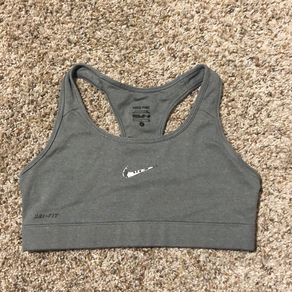 Nike pro sports bra